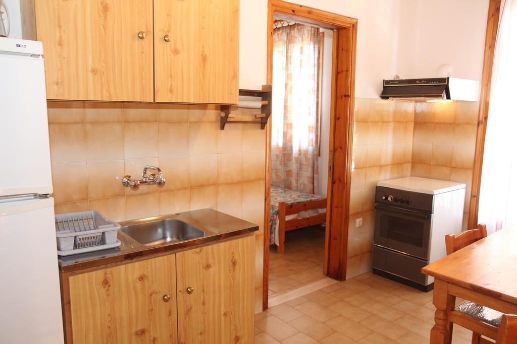 Circe Pansion Apartment Lixouri Bilik gambar