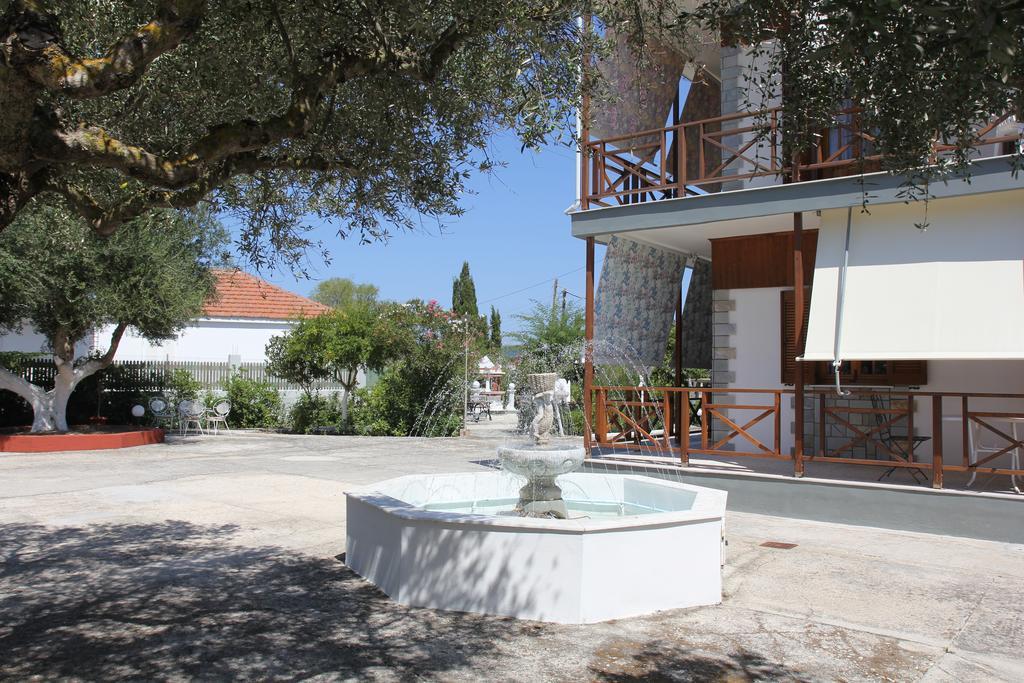 Circe Pansion Apartment Lixouri Luaran gambar