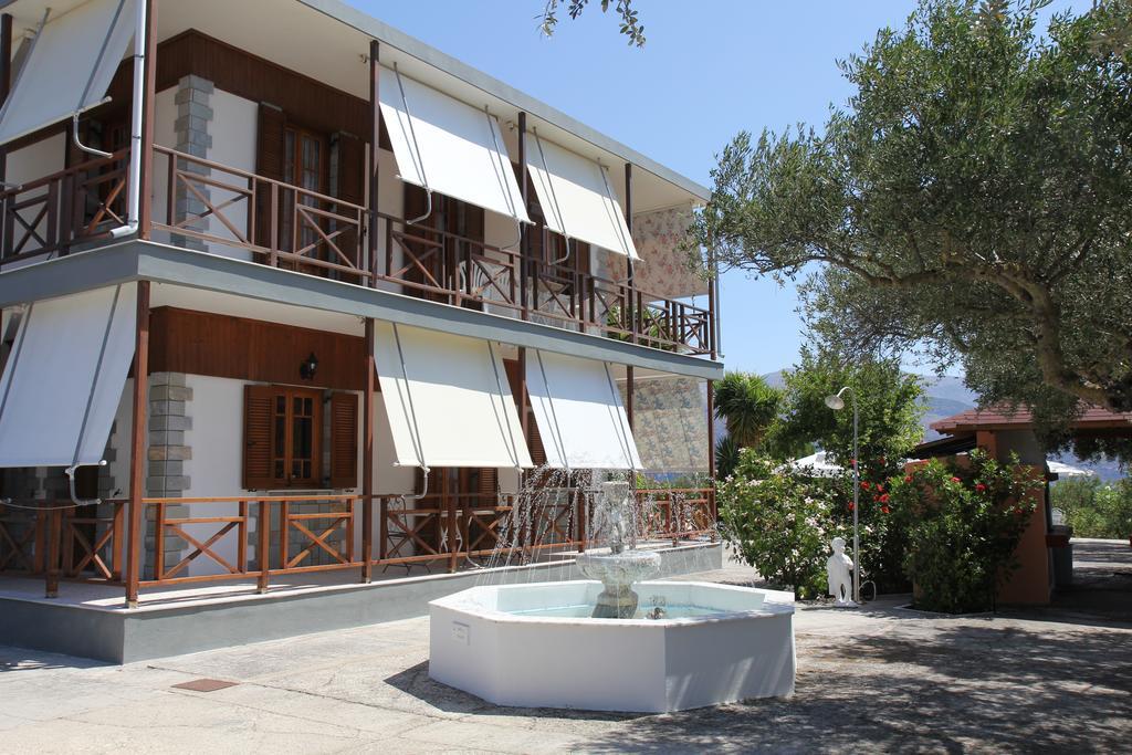 Circe Pansion Apartment Lixouri Luaran gambar