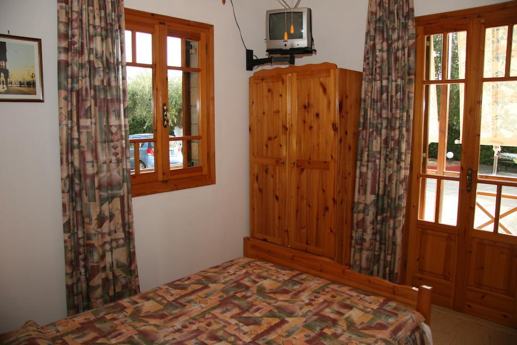 Circe Pansion Apartment Lixouri Luaran gambar
