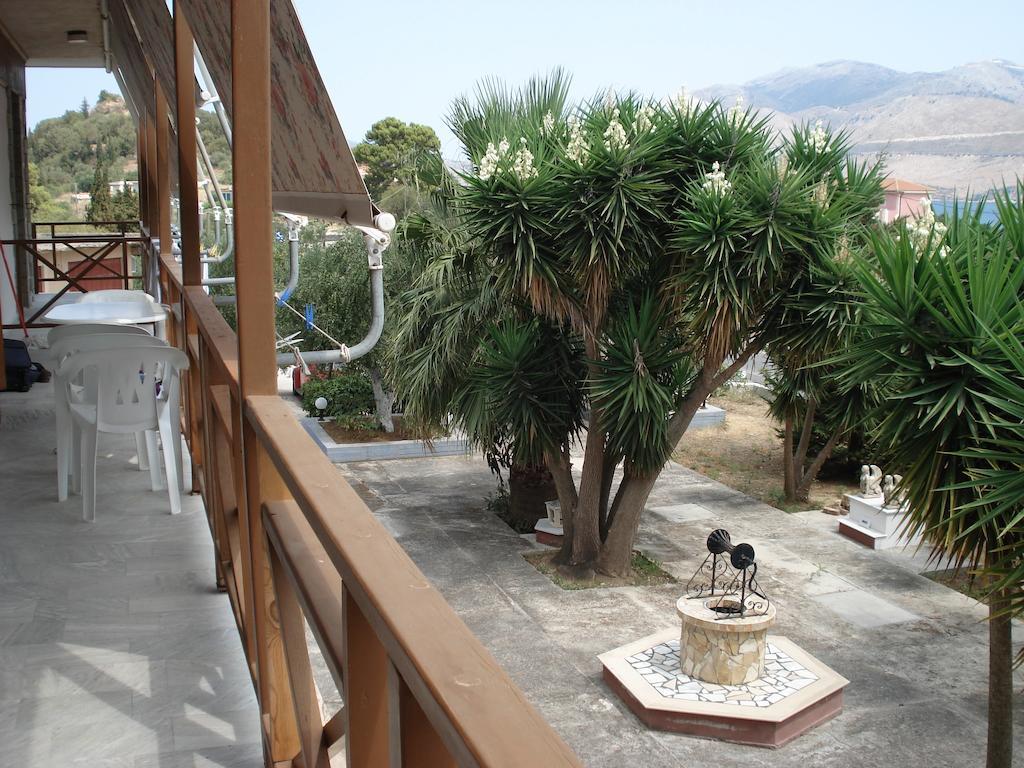 Circe Pansion Apartment Lixouri Luaran gambar
